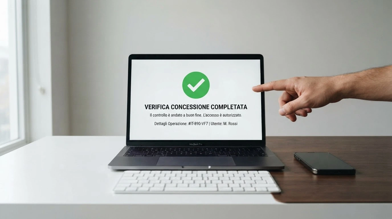 Il logo ufficiale dell'Agenzia delle Dogane e dei Monopoli accanto alla schermata della whitelist delle concessioni sul sito adm.gov.it